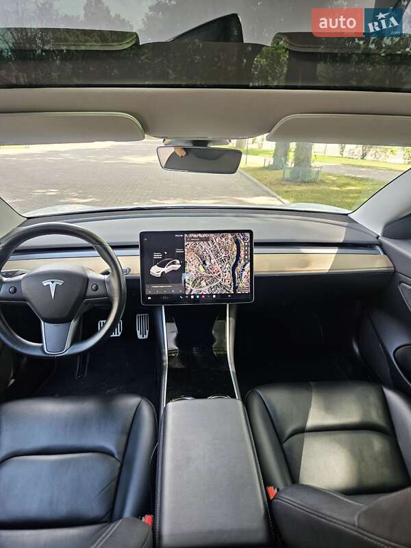 Седан Tesla Model 3 2019 в Сумах