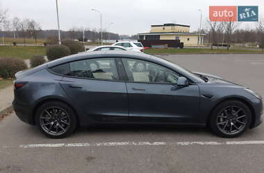 Седан Tesla Model 3 2021 в Львові