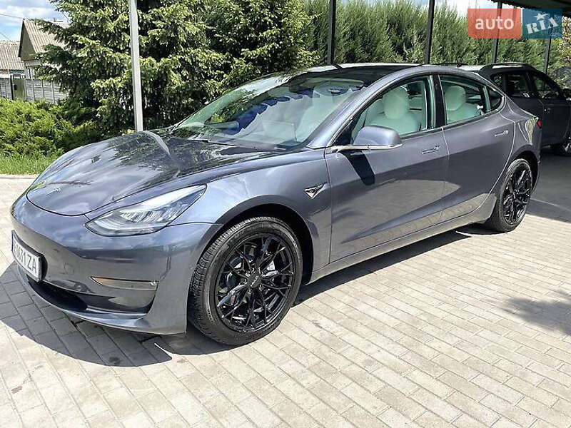 Tesla Model 3 2020