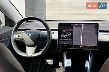 Седан Tesla Model 3 2018 в 