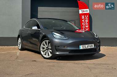 Седан Tesla Model 3 2018 в Киеве