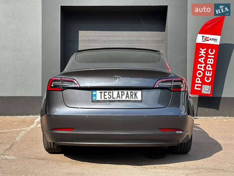 Седан Tesla Model 3 2018 в Києві