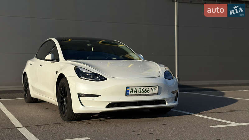 Седан Tesla Model 3 2021 в Василькове
