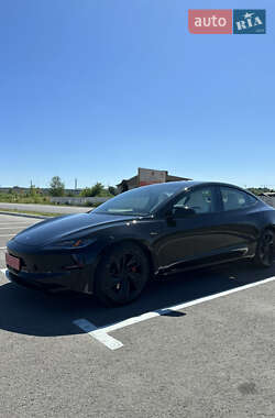 Седан Tesla Model 3 2024 в Луцке