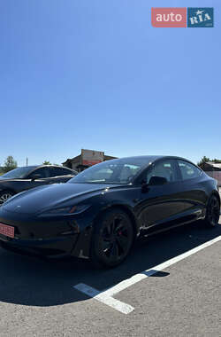 Седан Tesla Model 3 2024 в 