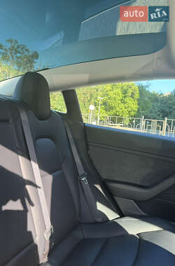 Седан Tesla Model 3 2021 в 