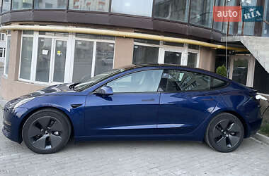 Седан Tesla Model 3 2023 в 