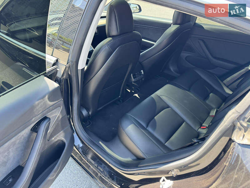 Седан Tesla Model 3 2018 в Киеве