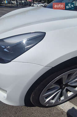 Седан Tesla Model 3 2022 в 