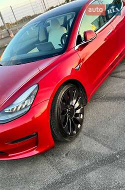 Седан Tesla Model 3 2018 в Львове