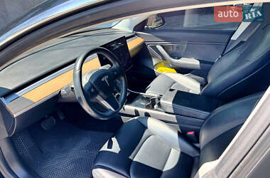 Седан Tesla Model 3 2019 в 