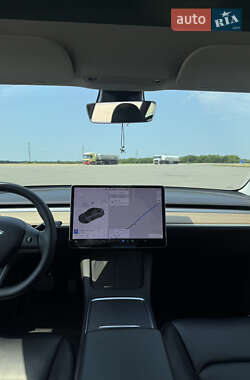 Седан Tesla Model 3 2020 в 