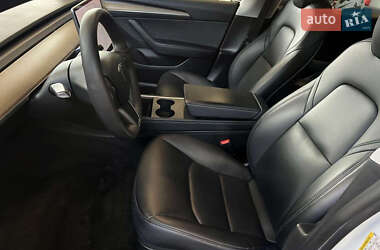 Седан Tesla Model 3 2021 в 