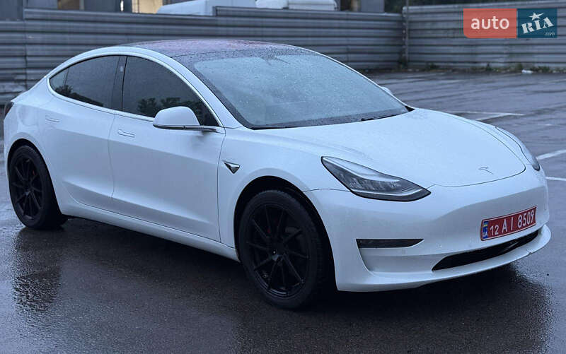 Седан Tesla Model 3 2018 в 