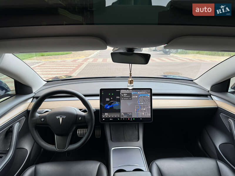 Седан Tesla Model 3 2021 в Києві
