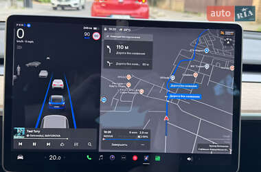 Седан Tesla Model 3 2021 в 