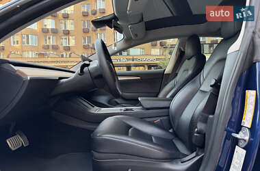 Седан Tesla Model 3 2021 в 