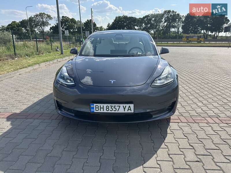 Седан Tesla Model 3 2023 в Одесі
