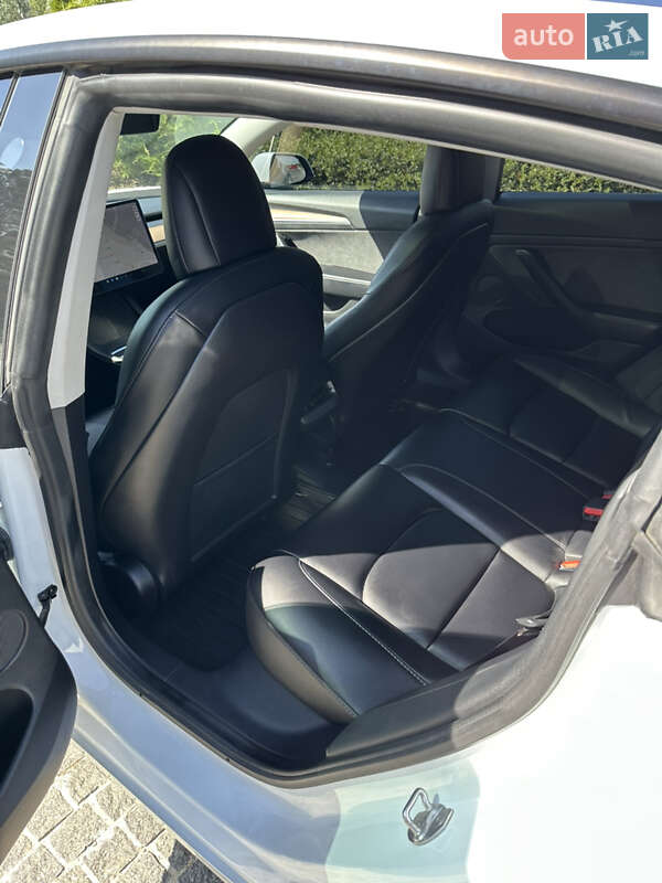 Седан Tesla Model 3 2021 в Дніпрі