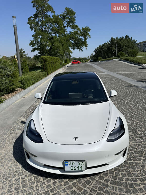 Седан Tesla Model 3 2021 в Дніпрі