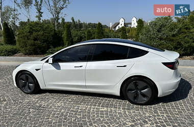 Седан Tesla Model 3 2021 в 