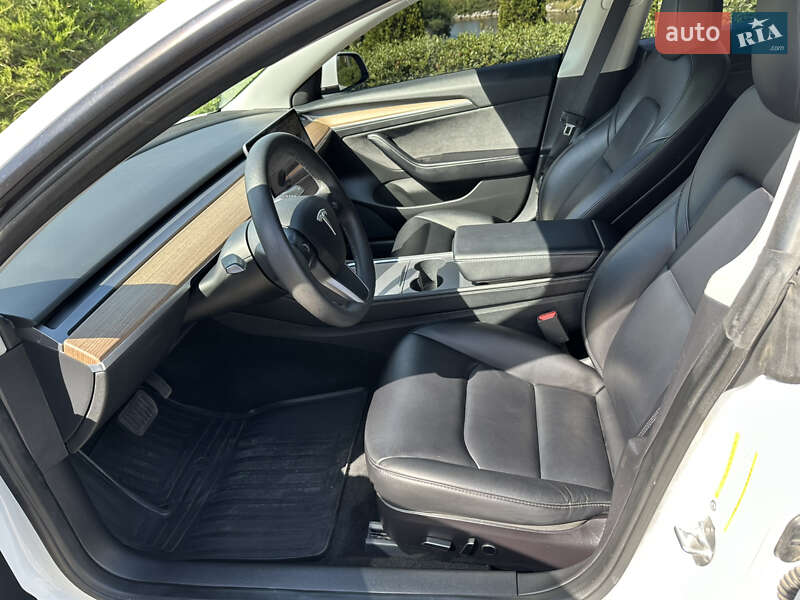 Седан Tesla Model 3 2021 в Дніпрі