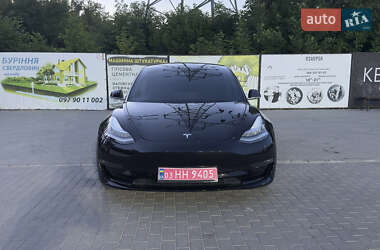 Седан Tesla Model 3 2020 в 