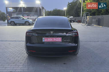 Седан Tesla Model 3 2020 в 