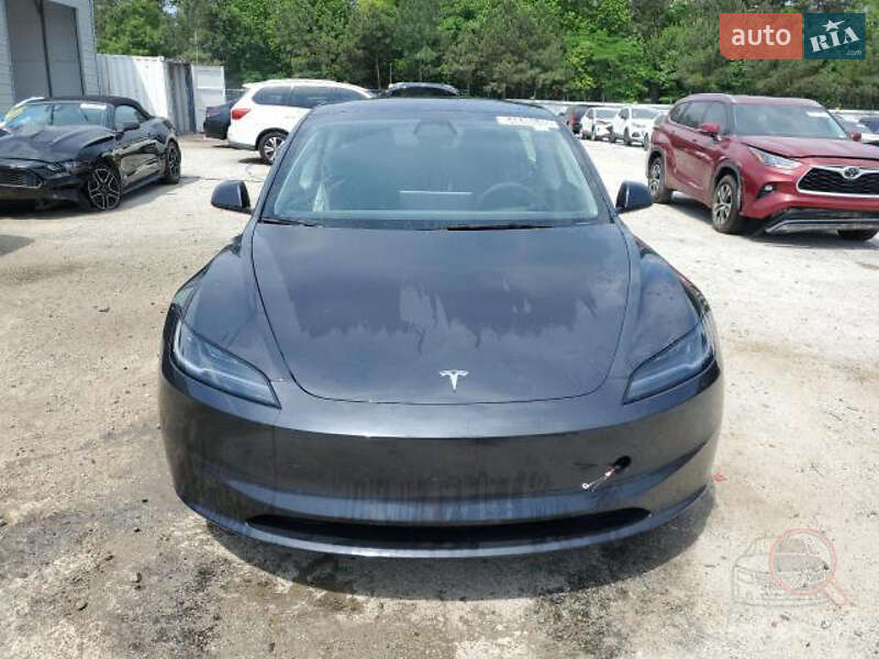 Tesla Model 3 2024
