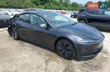 Седан Tesla Model 3 2024 в 