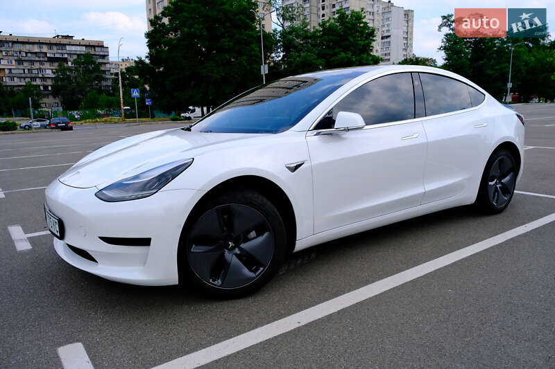 Седан Tesla Model 3 2019 в Києві