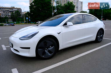 Седан Tesla Model 3 2019 в 