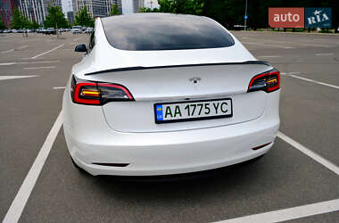 Седан Tesla Model 3 2019 в 