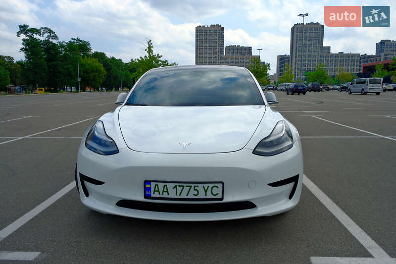 Седан Tesla Model 3 2019 в Києві