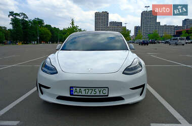 Седан Tesla Model 3 2019 в 