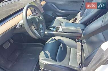 Седан Tesla Model 3 2020 в 
