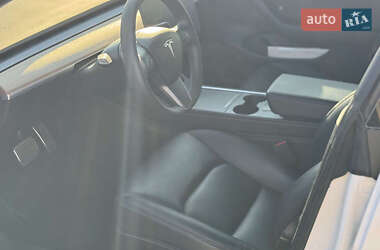 Седан Tesla Model 3 2021 в 