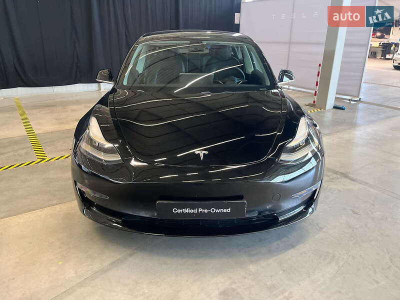 Tesla Model 3 2020