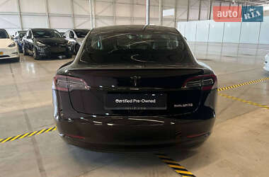 Седан Tesla Model 3 2020 в 