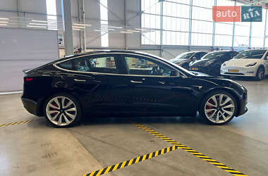 Седан Tesla Model 3 2020 в 
