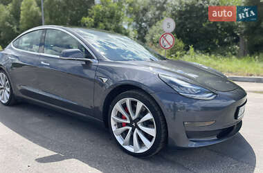 Седан Tesla Model 3 2019 в Львові