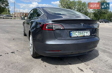 Седан Tesla Model 3 2019 в 