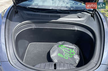 Седан Tesla Model 3 2019 в 