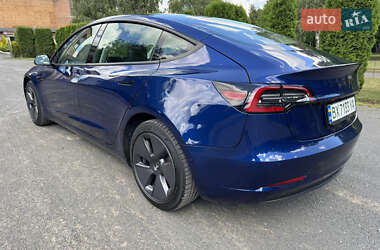 Седан Tesla Model 3 2021 в 