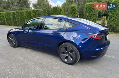 Седан Tesla Model 3 2021 в 