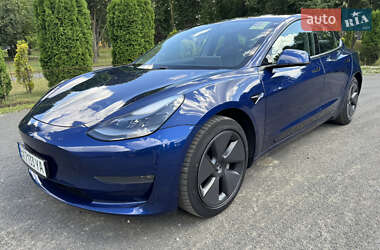 Седан Tesla Model 3 2021 в 