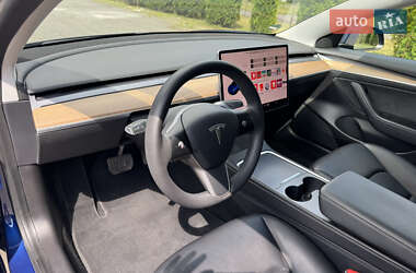 Седан Tesla Model 3 2021 в 