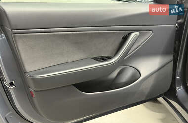 Седан Tesla Model 3 2019 в 
