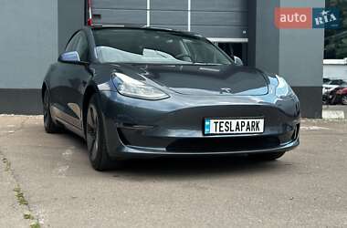 Седан Tesla Model 3 2021 в 