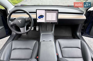 Седан Tesla Model 3 2022 в 